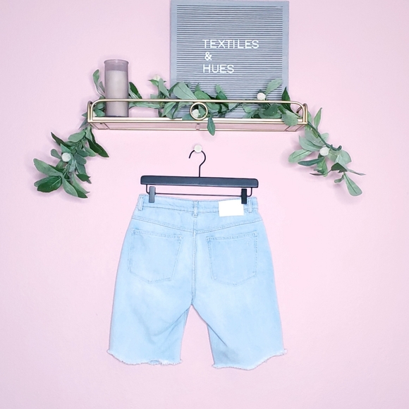 DL1961 Clara Bermuda Light Wash Frayed Bermuda Denim Shorts - Picture 16 of 16